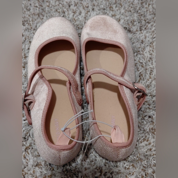 🤶🎁🎄Old Navy Velvet Ballet Flat Shoes for Girls - Picture 3 of 8